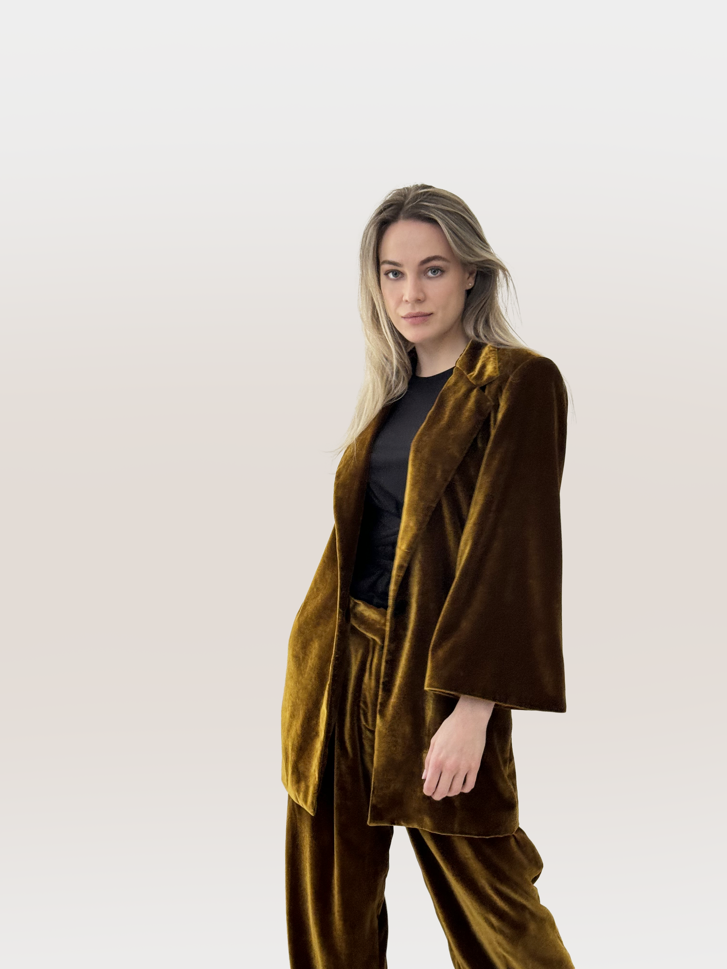 Dylan Velvet Boyfriend Jacket, gold