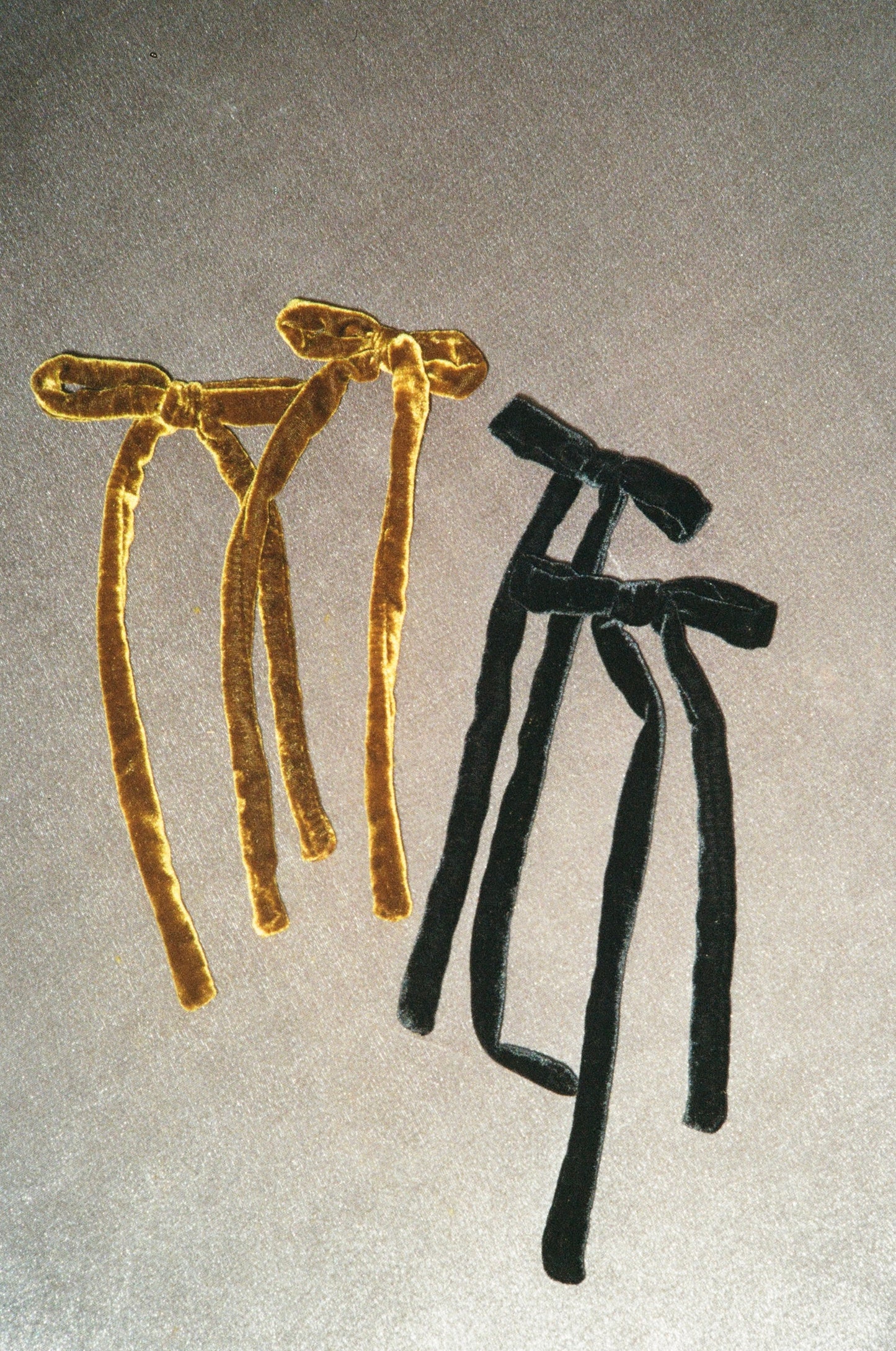 Udon Velvet Bow Clips (Pair)