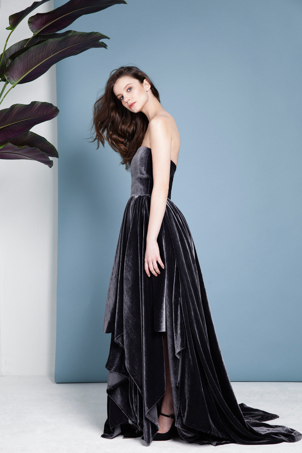 Buy Jeanne Black Velvet Gown Online – Monisha Jaising